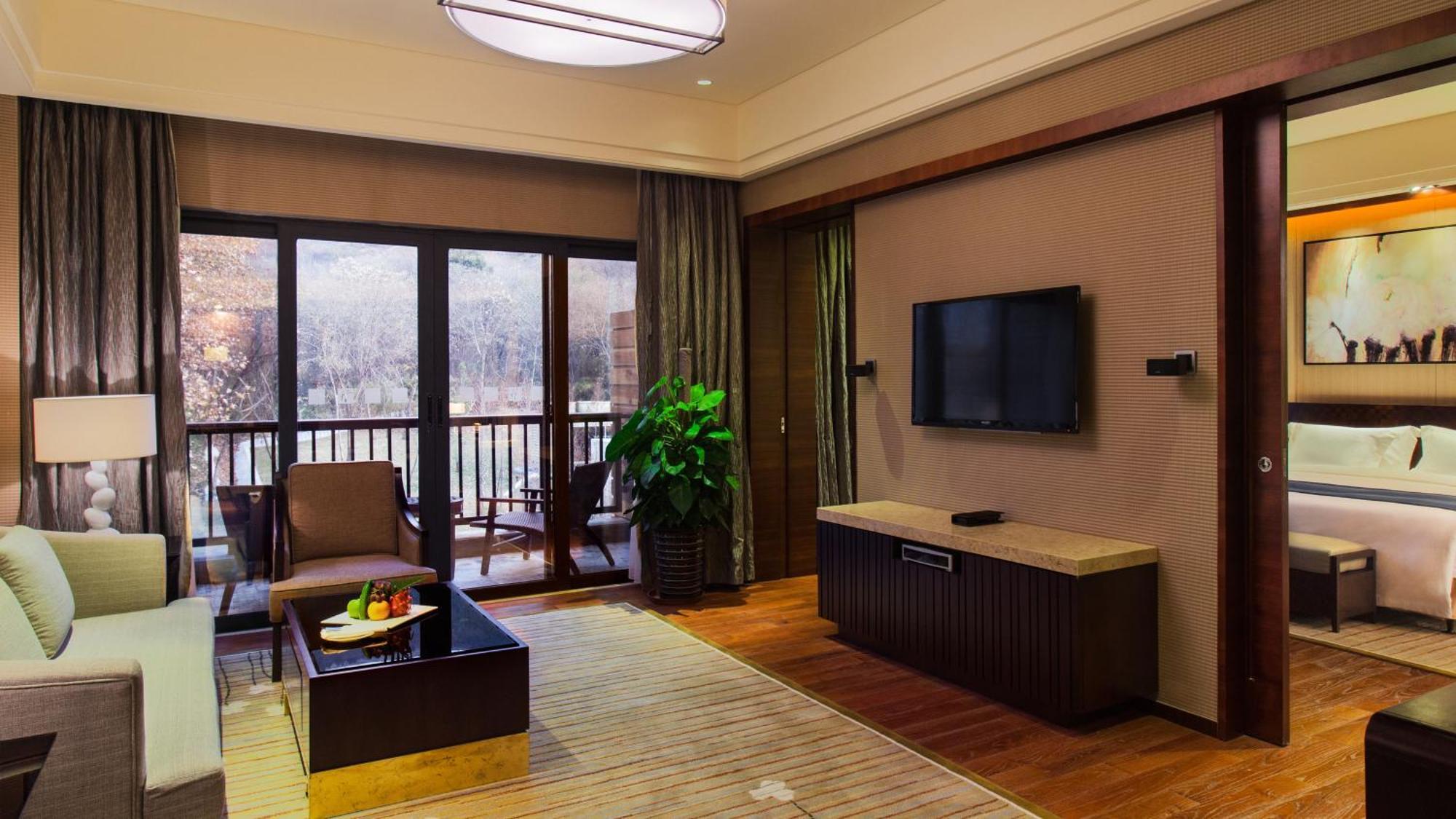 היפיי Holiday Inn Resort Chaohu Hot Spring By Ihg מראה חיצוני תמונה